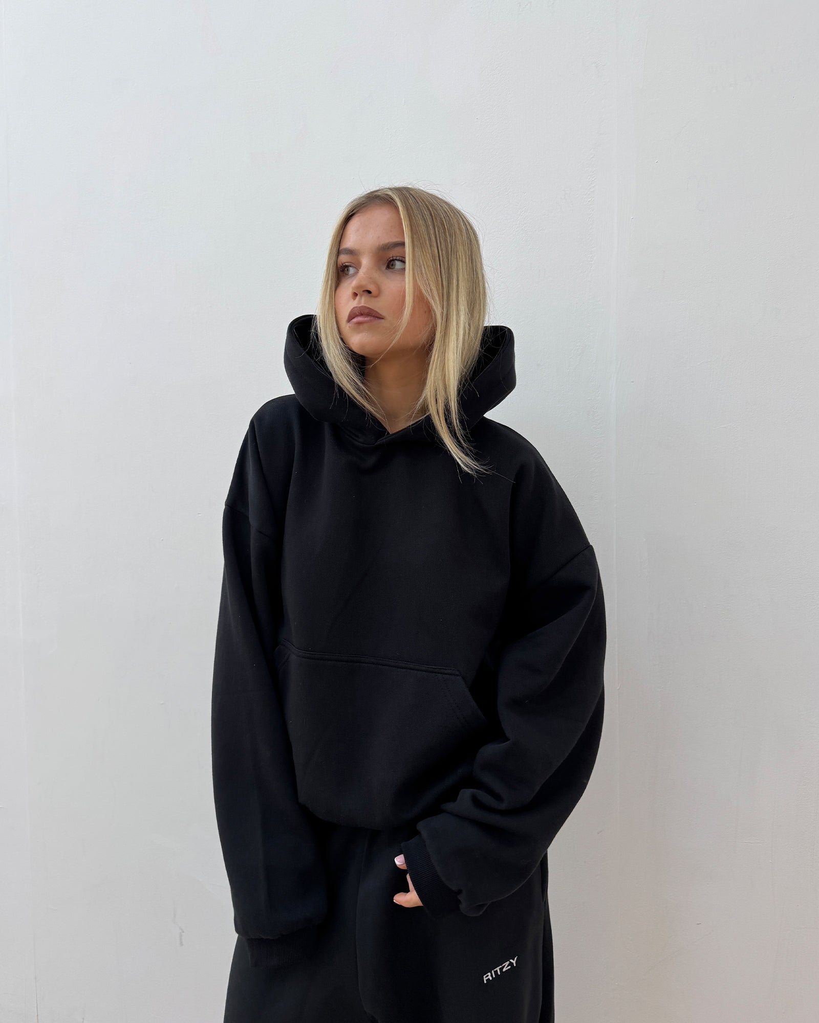 Everyday Boxy Hoodie - Black – Ritzy Lifestyle